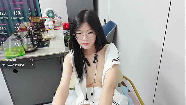 Snapshot of xlin-baby chatting on 04-27-26, 04:49 xlin-baby online show from 04-27-26, 04:49