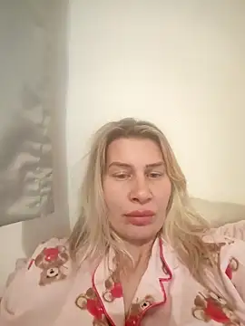 NaughtyClaudia  online show from 12-17-25, 09:21