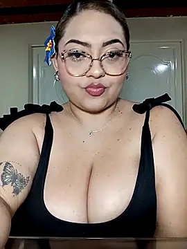 Snapshot of Anna_Lucia88 chatting on 12-19-25, 04:41 Anna Lucia88 online show from 12-19-25, 04:41