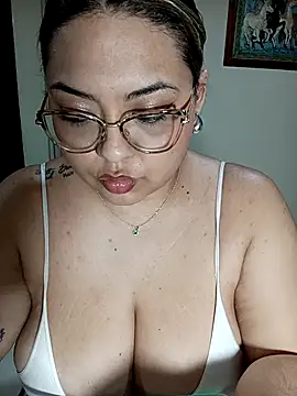 Snapshot of Anna_Lucia88 chatting on 01-12-26, 02:50 Anna Lucia88 online show from 01-12-26, 02:50