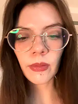 Snapshot of Enigma2007 chatting on 11-16-25, 10:10 Enigma2007 online show from 11-16-25, 10:10