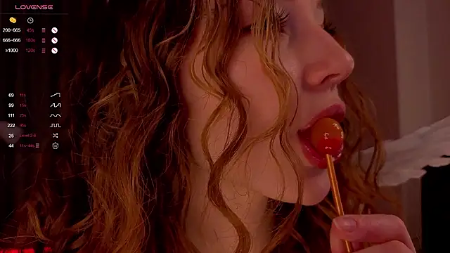 Snapshot of Alisavine chatting on 02-14-26, 07:54 Alisavine online show from 02-14-26, 07:54