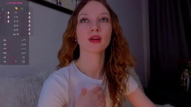 Snapshot of Alisavine chatting on 04-18-26, 07:40 Alisavine online show from 04-18-26, 07:40