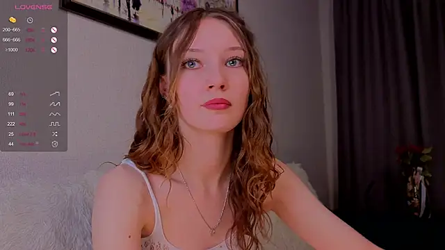 Snapshot of Alisavine chatting on 04-19-26, 08:00 Alisavine online show from 04-19-26, 08:00