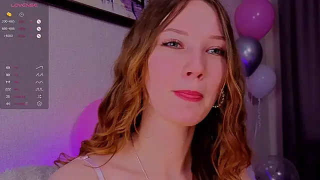 Snapshot of Alisavine chatting on 04-22-26, 06:09 Alisavine online show from 04-22-26, 06:09