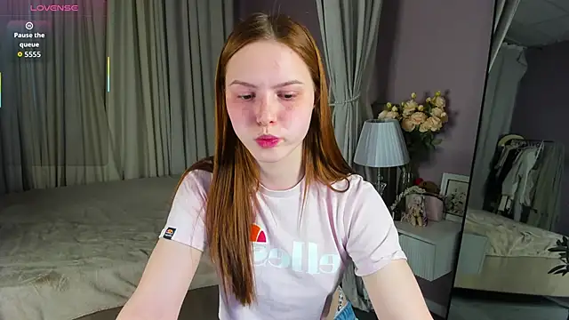 Snapshot of Diana_Brooks chatting on 03-18-26, 09:23 Diana Brooks online show from 03-18-26, 09:23