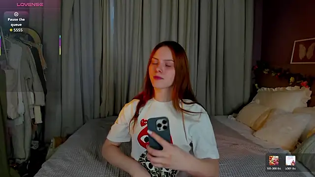 Snapshot of Diana_Brooks chatting on 03-21-26, 09:25 Diana Brooks online show from 03-21-26, 09:25