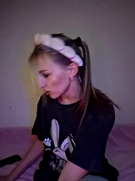 carolinakis  online show from 11-18-25, 08:13