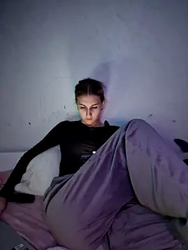 carolinakis  online show from 03-04-26, 06:03