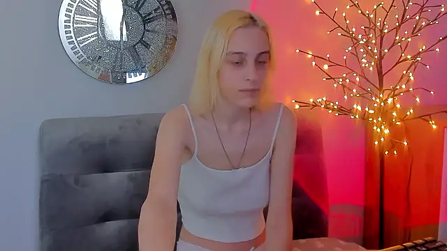 MiilaGlow online show from 01-14-26, 02:12