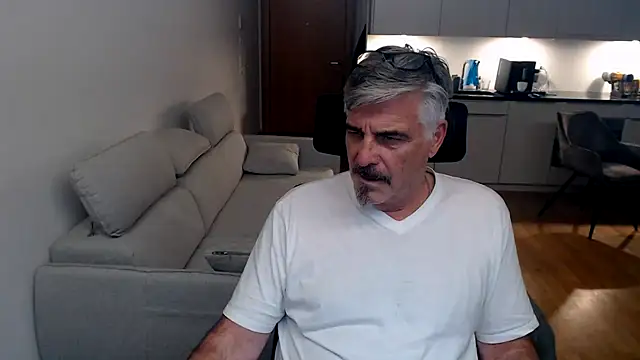 Buidapest online show from 02-28-26, 10:55