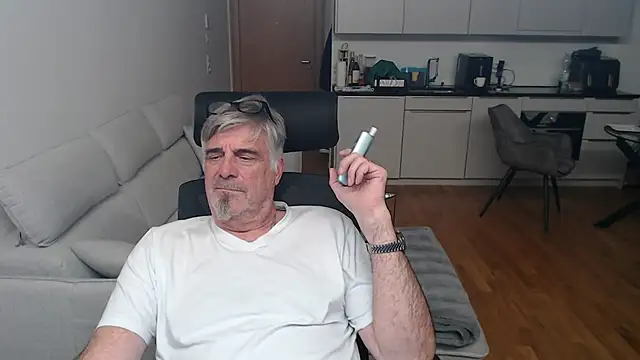 Buidapest online show from 04-01-26, 01:50