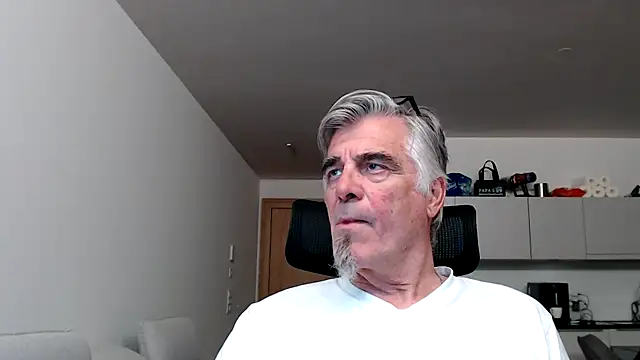 Buidapest online show from 05-06-26, 10:15