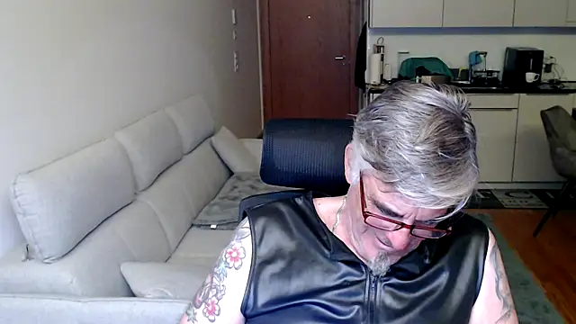 Buidapest online show from 05-10-26, 08:47