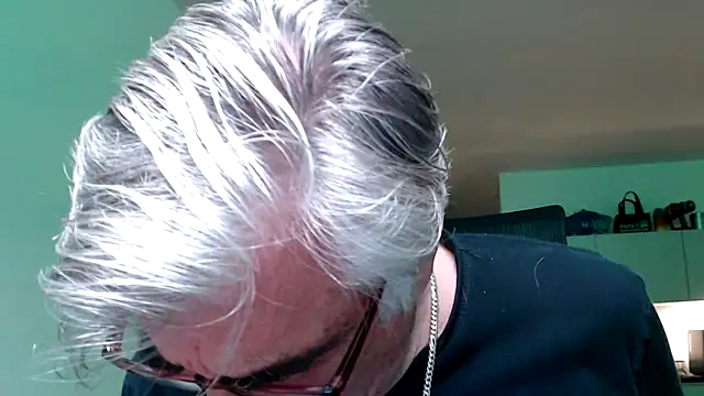 Buidapest online show from 05-16-26, 06:43
