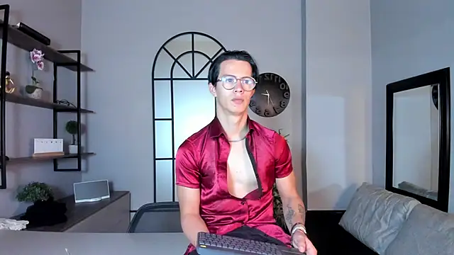 Snapshot of Brandon_starkk chatting on 11-17-25, 12:00 Brandon starkk online show from 11-17-25, 12:00