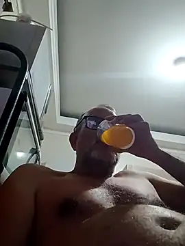 Snapshot of nard53 chatting on 03-05-26, 10:28 nard53 online show from 03-05-26, 10:28