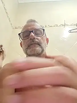 Snapshot of nard53 chatting on 03-11-26, 09:04 nard53 online show from 03-11-26, 09:04