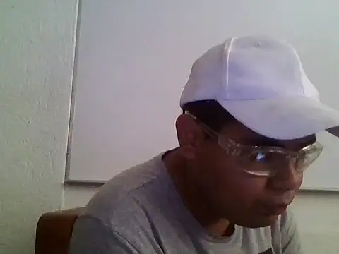 Snapshot of Zombiemuerto chatting on 11-17-25, 08:47 Zombiemuerto online show from 11-17-25, 08:47