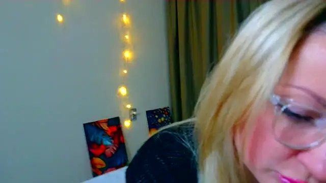 MilaLove   online show from 11-19-25, 01:44