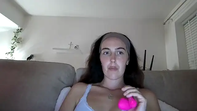 Snapshot of mollyplaysxo chatting on 06-21-26, 09:39 mollyplaysxo online show from 06-21-26, 09:39