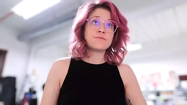 winestaindlips online show from 11-25-25, 07:03