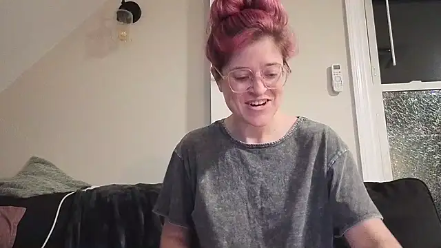 winestaindlips online show from 12-02-25, 01:11