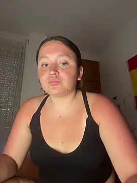 Snapshot of SulaySpain chatting on 07-25-26, 02:03 SulaySpain online show from 07-25-26, 02:03