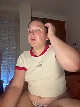Snapshot of SulaySpain chatting on 07-27-26, 02:13 SulaySpain online show from 07-27-26, 02:13