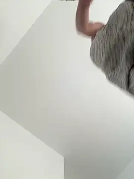 Snapshot of Jhonneeey chatting on 02-19-26, 01:18 Jhonneeey online show from 02-19-26, 01:18