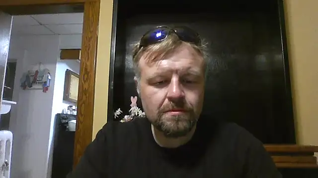 Snapshot of TheOneDonShaun chatting on 04-09-26, 01:49 TheOneDonShaun online show from 04-09-26, 01:49