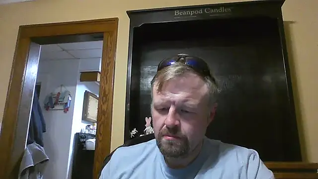 Snapshot of TheOneDonShaun chatting on 04-11-26, 03:00 TheOneDonShaun online show from 04-11-26, 03:00