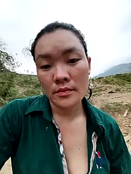 Snapshot of meomeo-00 chatting on 03-24-26, 11:04 meomeo-00 online show from 03-24-26, 11:04