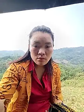 Snapshot of meomeo-00 chatting on 04-09-26, 02:11 meomeo-00 online show from 04-09-26, 02:11