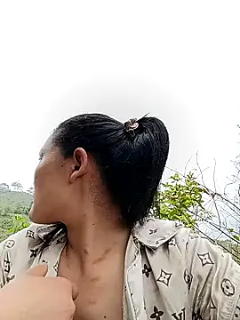 Snapshot of meomeo-00 chatting on 04-22-26, 03:31 meomeo-00 online show from 04-22-26, 03:31