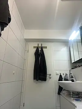 babyyboy696 online show from 05-04-26, 06:20