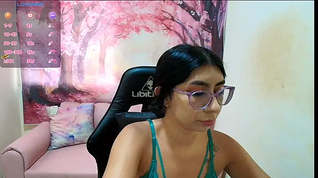 Snapshot of Emma_latinasexy18 chatting on 02-12-26, 06:47 Emma latinasexy18 online show from 02-12-26, 06:47