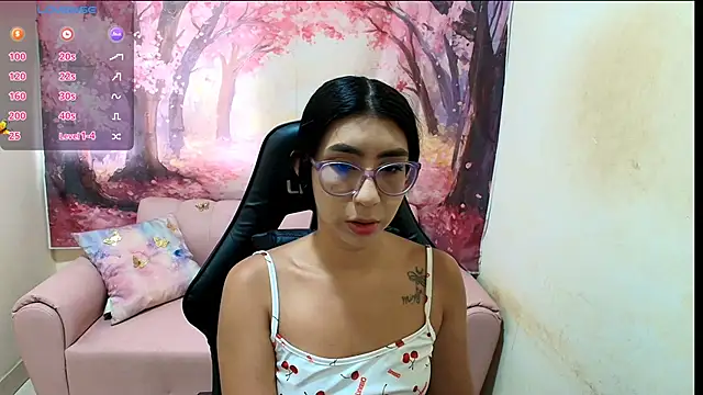 Snapshot of Emma_latinasexy18 chatting on 02-16-26, 06:26 Emma latinasexy18 online show from 02-16-26, 06:26