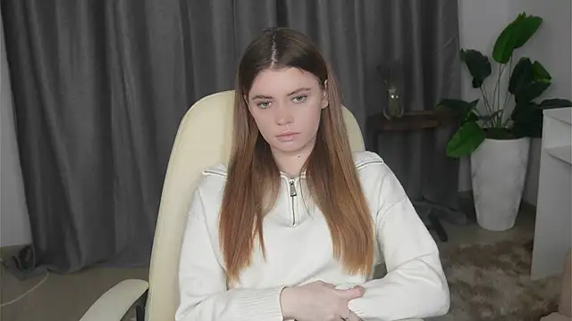 Snapshot of AngelesBenitz chatting on 11-18-25, 02:21 AngelesBenitz online show from 11-18-25, 02:21