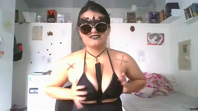 Snapshot of Satanatrix chatting on 03-19-26, 06:23 Satanatrix online show from 03-19-26, 06:23