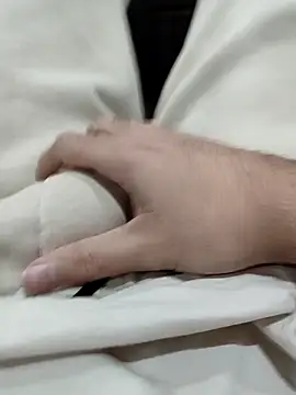 Snapshot of berkkderlerr chatting on 01-06-26, 04:00 berkkderlerr online show from 01-06-26, 04:00