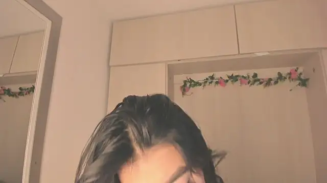 ShirleyJones  online show from 12-20-25, 08:38