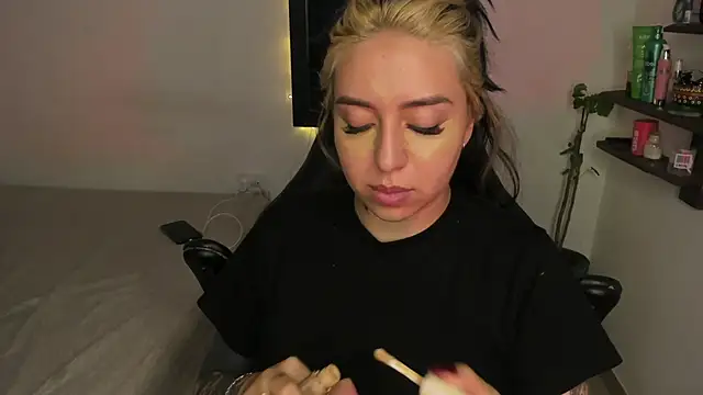 VeloraVyxen  online show from 12-14-25, 04:56