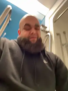 Snapshot of Dee212295 chatting on 11-18-25, 07:51 Dee212295 online show from 11-18-25, 07:51