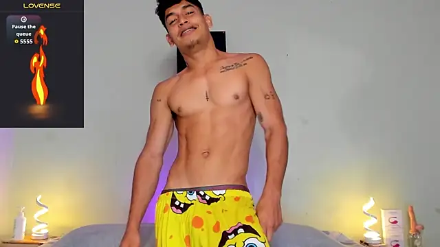 Snapshot of blorelopez chatting on 04-05-26, 01:30 blorelopez online show from 04-05-26, 01:30