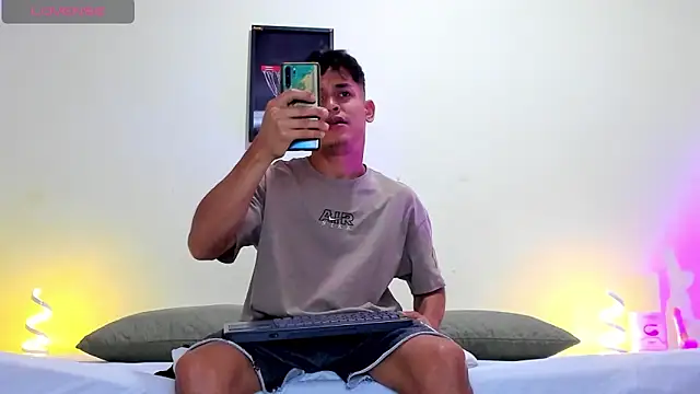 Snapshot of blorelopez chatting on 04-23-26, 03:47 blorelopez online show from 04-23-26, 03:47