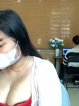 Snapshot of hide_from_colleagues chatting on 03-26-26, 05:24 hide from colleagues online show from 03-26-26, 05:24