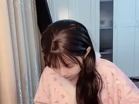 Snapshot of bunny-- chatting on 11-19-25, 03:23 bunny-- online show from 11-19-25, 03:23