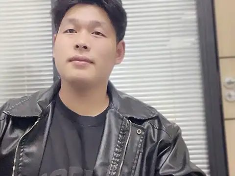 Snapshot of DiaodangYY chatting on 11-18-25, 11:47 DiaodangYY online show from 11-18-25, 11:47