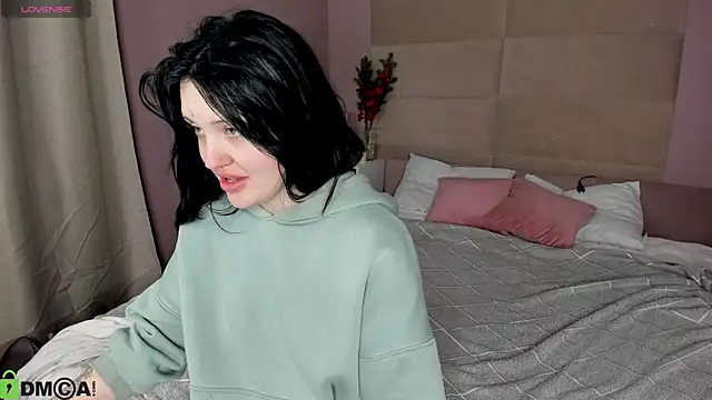 Eva lovevy online show from 02-13-26, 09:27